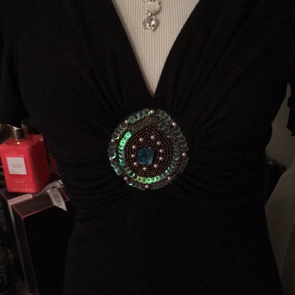 STUNNING AND CLASSY BLACK BLOUSE SZ MEDIUM πΈπ· - Picture 2 of 5